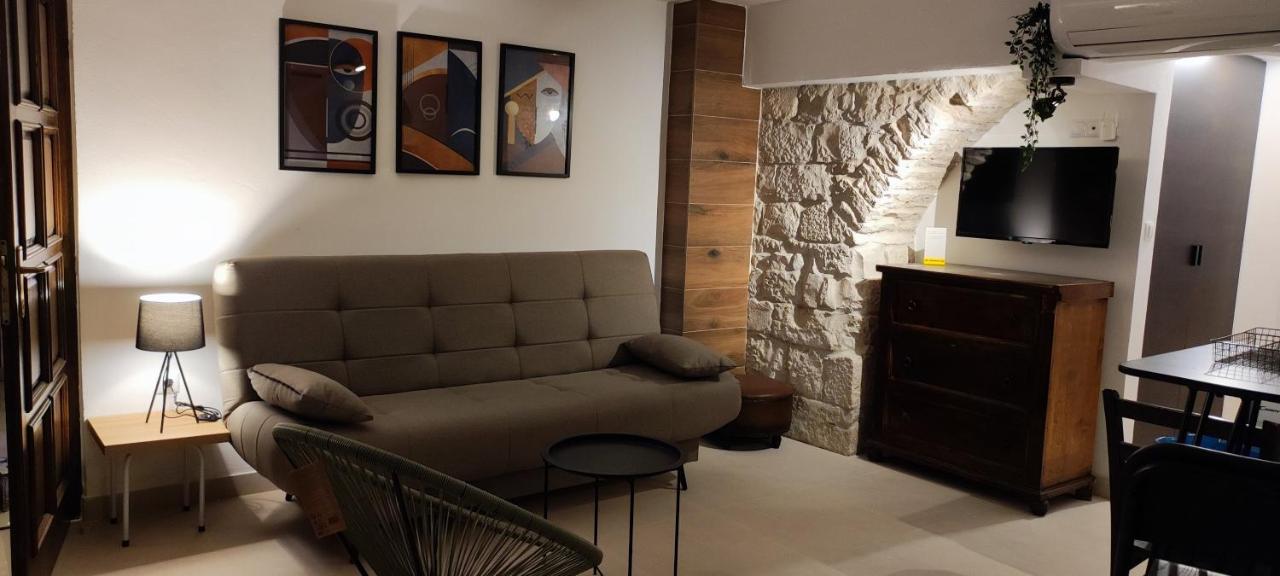 Carol Rooms Τρογκίρ Εξωτερικό φωτογραφία