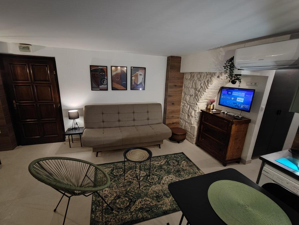 Carol Rooms Τρογκίρ Εξωτερικό φωτογραφία