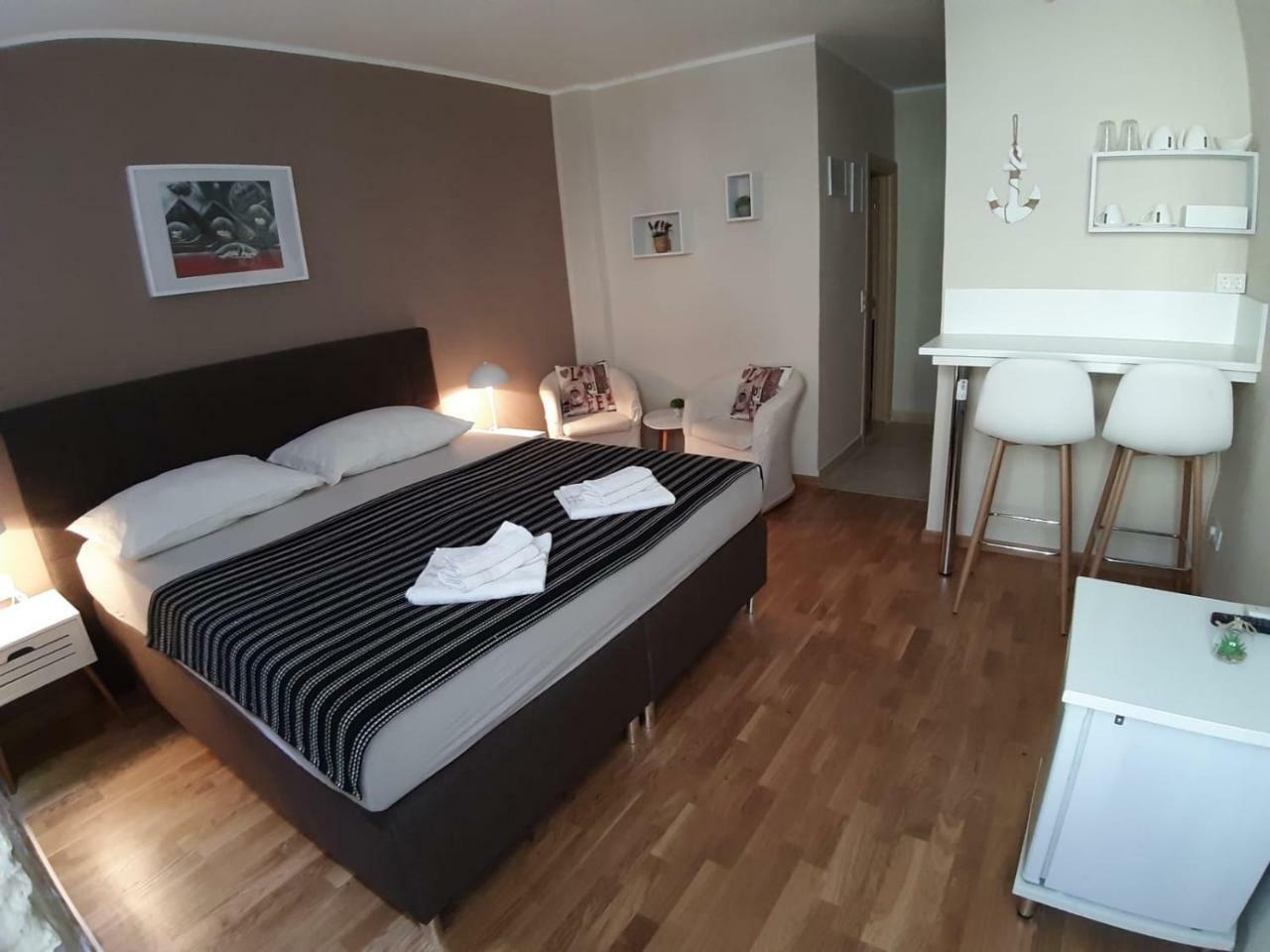 Carol Rooms Τρογκίρ Εξωτερικό φωτογραφία